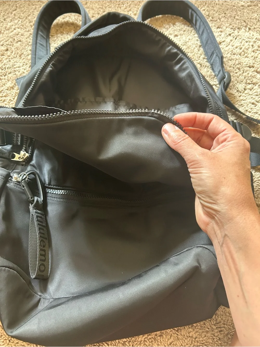 Broken-lululemon athletica Crew Backpack-broken zipper
